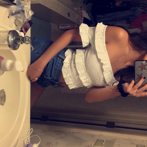 NWT H&M WHITE TOP AS SEEN ON ELSA HOSK - Picture 2 of 2